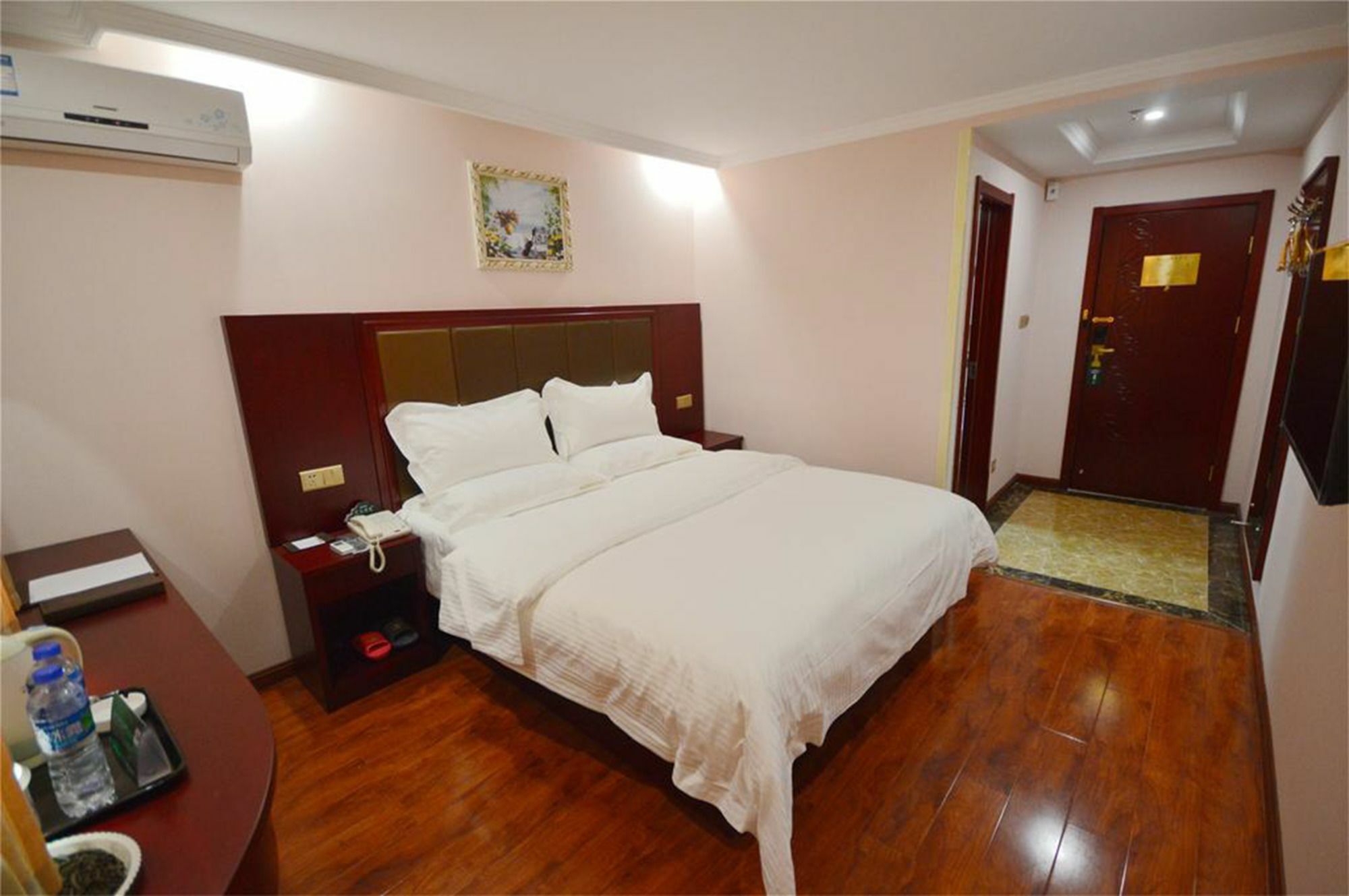 Greentree Inn Zhejiang Taizhou Tiantai Bus Station Express Hotel Eksteriør billede